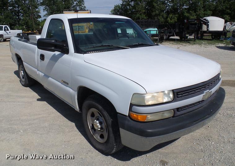 image for item DE5249 2000 Chevrolet Silverado 1500 pickup truck