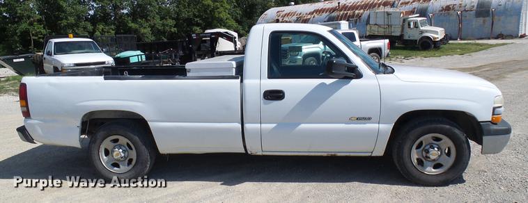 image for item DE5249 2000 Chevrolet Silverado 1500 pickup truck
