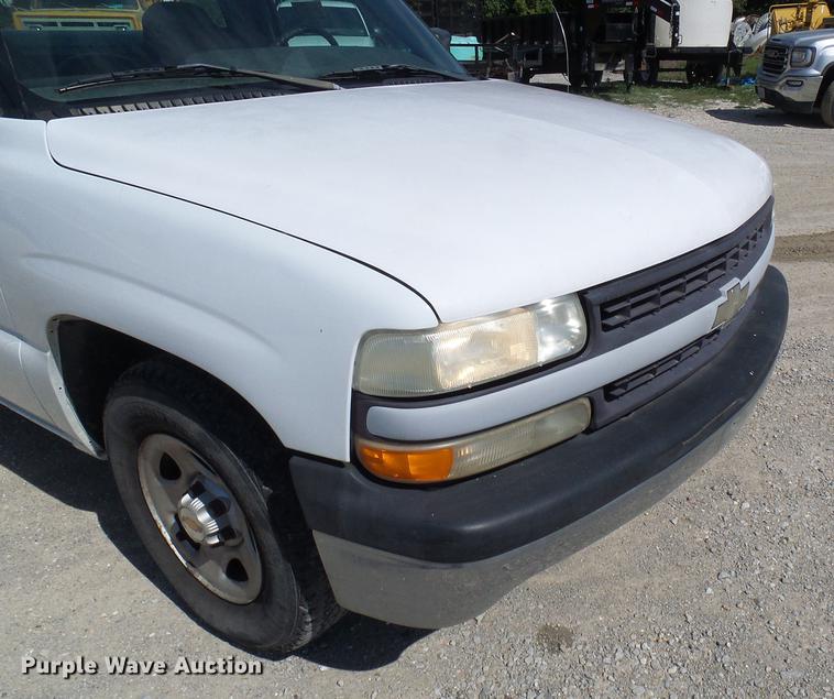 image for item DE5249 2000 Chevrolet Silverado 1500 pickup truck
