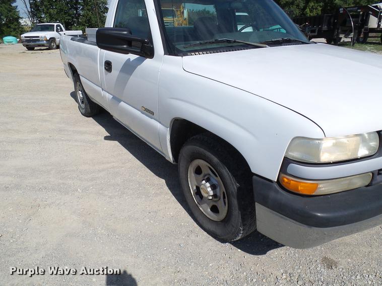 image for item DE5249 2000 Chevrolet Silverado 1500 pickup truck