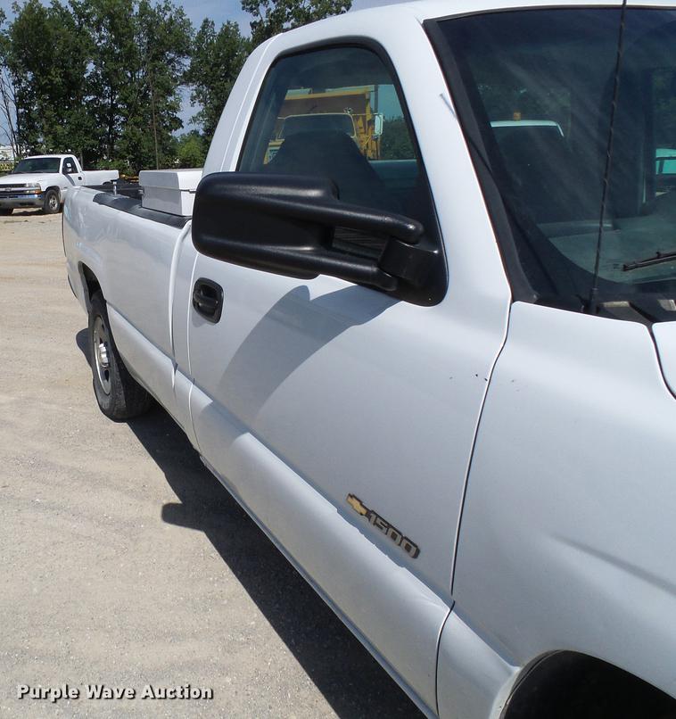 image for item DE5249 2000 Chevrolet Silverado 1500 pickup truck