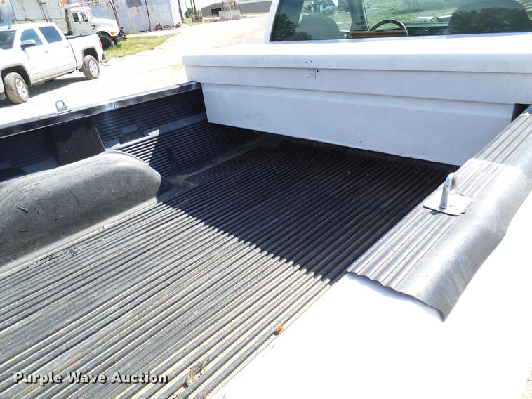 image for item DE5249 2000 Chevrolet Silverado 1500 pickup truck