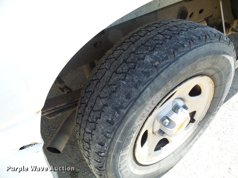 image for item DE5249 2000 Chevrolet Silverado 1500 pickup truck