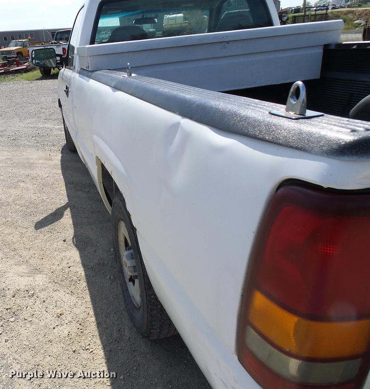 image for item DE5249 2000 Chevrolet Silverado 1500 pickup truck