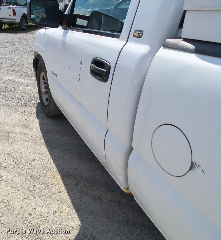 image for item DE5249 2000 Chevrolet Silverado 1500 pickup truck
