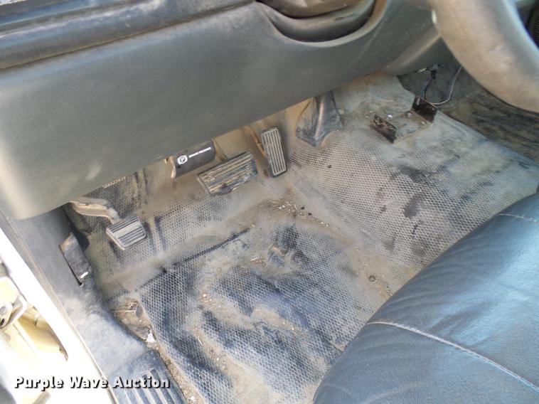 image for item DE5249 2000 Chevrolet Silverado 1500 pickup truck