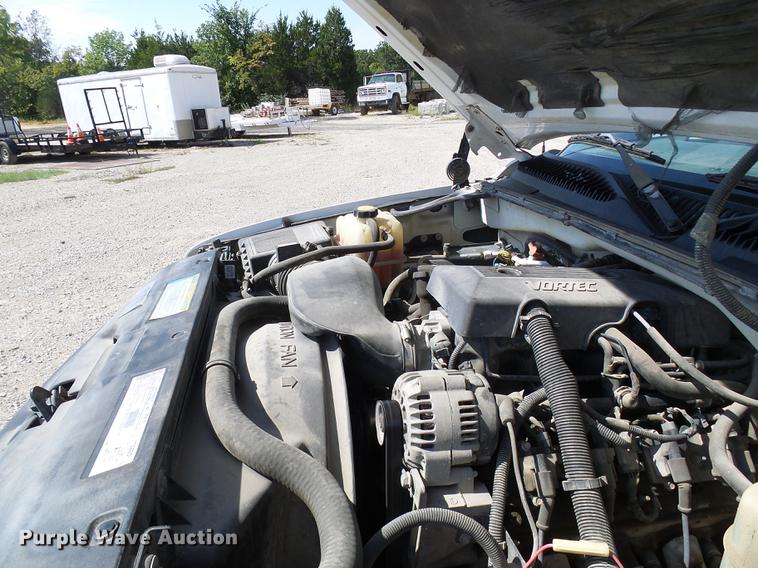 image for item DE5249 2000 Chevrolet Silverado 1500 pickup truck