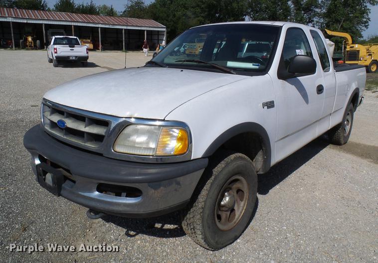 image for item DE5250 1997 Ford F150 SuperCab pickup truck