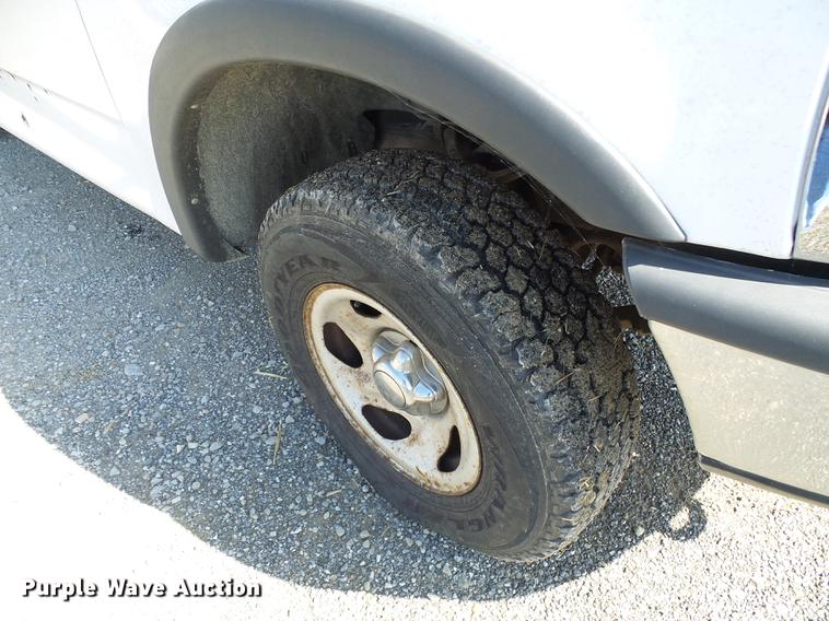 image for item DE5250 1997 Ford F150 SuperCab pickup truck