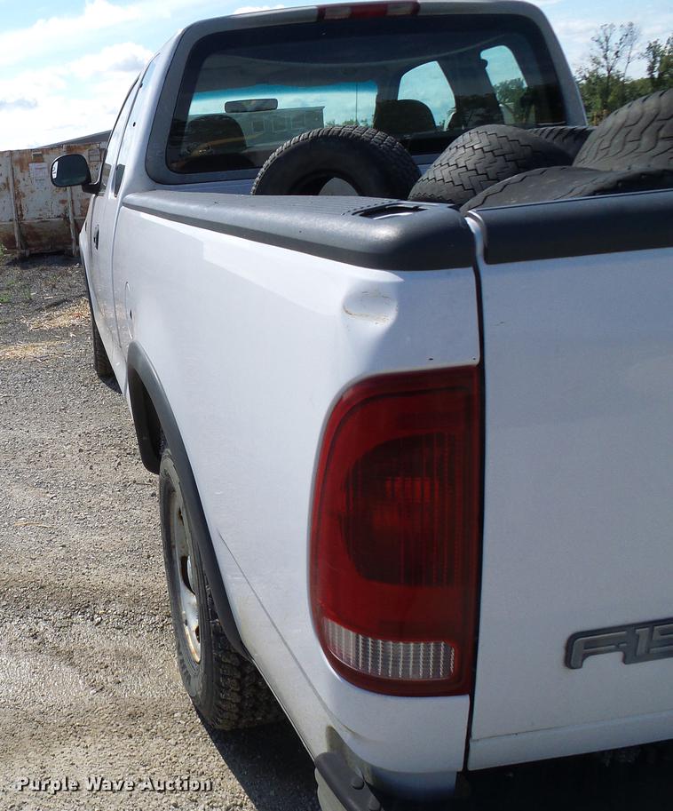 image for item DE5250 1997 Ford F150 SuperCab pickup truck