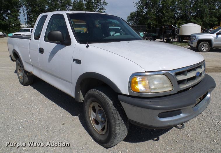 image for item DE5251 1997 Ford F150 SuperCab pickup truck