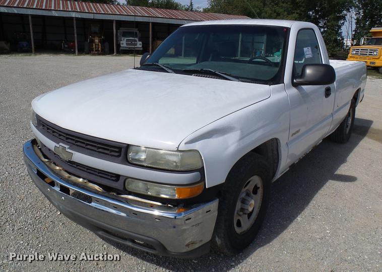 image for item DE5253 2001 Chevrolet Silverado 1500 pickup truck