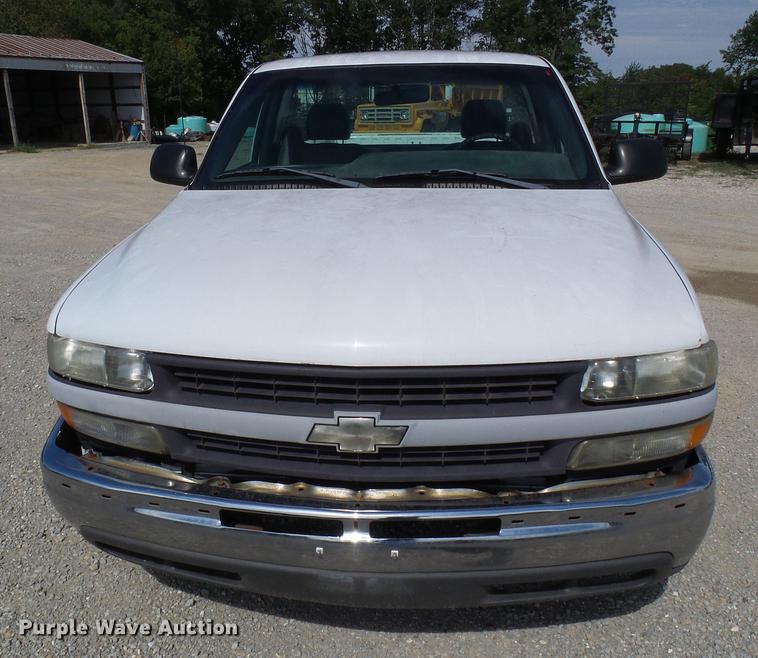 image for item DE5253 2001 Chevrolet Silverado 1500 pickup truck