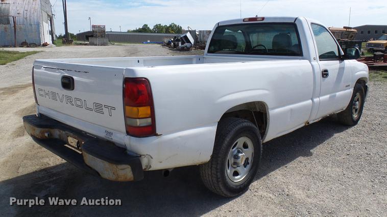 image for item DE5253 2001 Chevrolet Silverado 1500 pickup truck