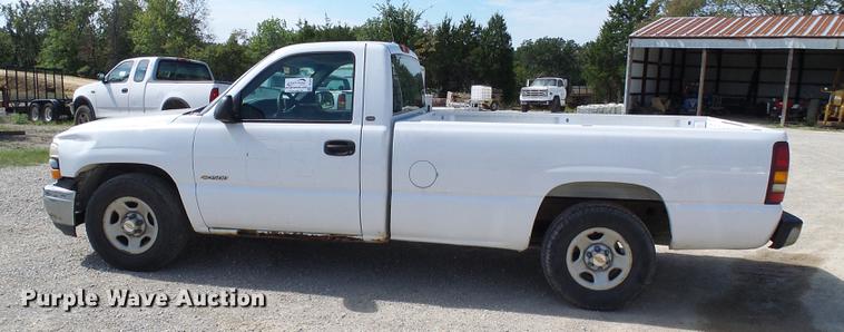 image for item DE5253 2001 Chevrolet Silverado 1500 pickup truck