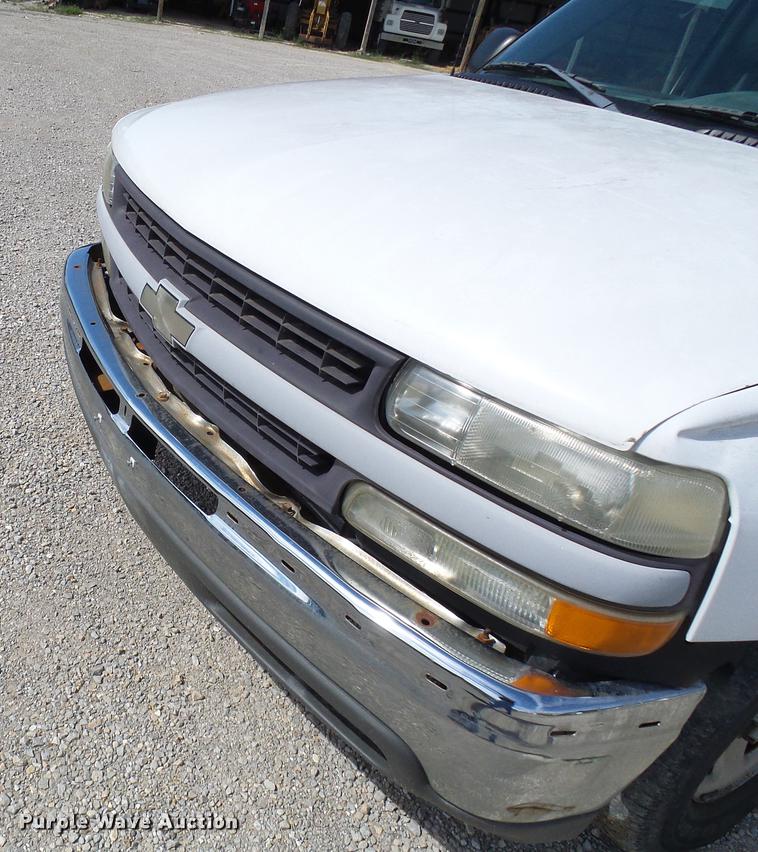 image for item DE5253 2001 Chevrolet Silverado 1500 pickup truck