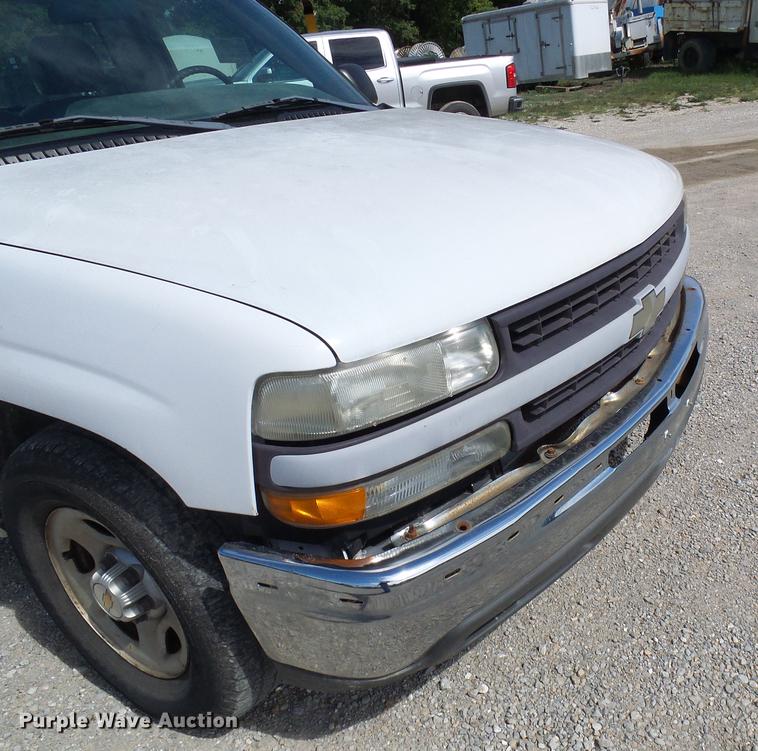 image for item DE5253 2001 Chevrolet Silverado 1500 pickup truck