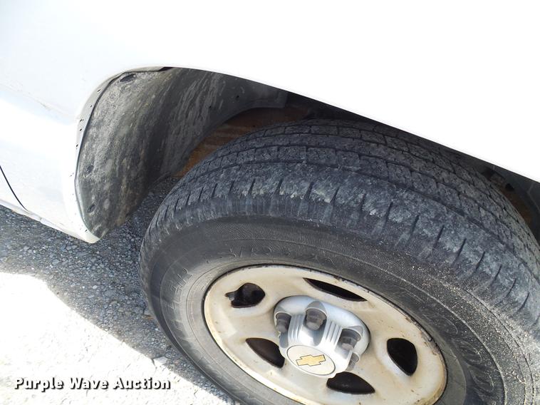 image for item DE5253 2001 Chevrolet Silverado 1500 pickup truck