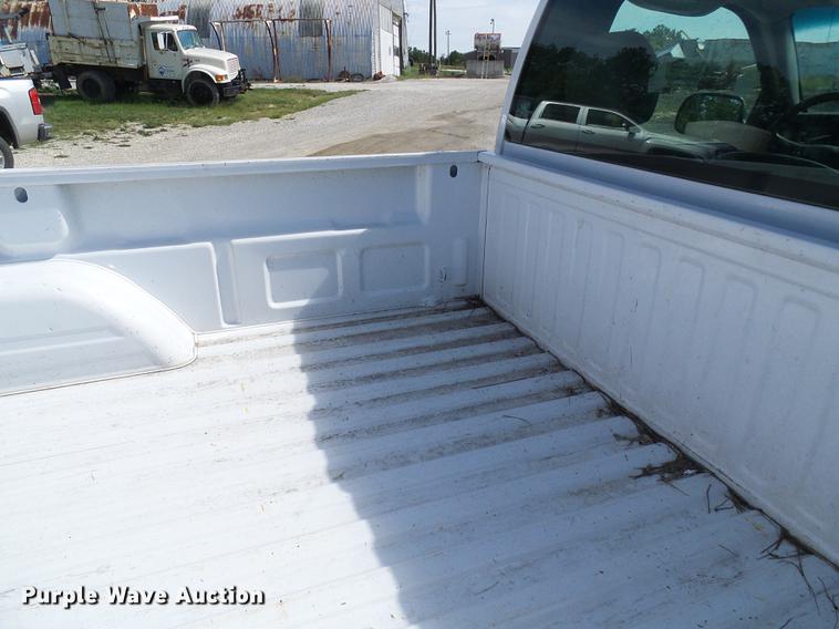 image for item DE5253 2001 Chevrolet Silverado 1500 pickup truck