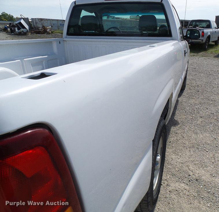 image for item DE5253 2001 Chevrolet Silverado 1500 pickup truck