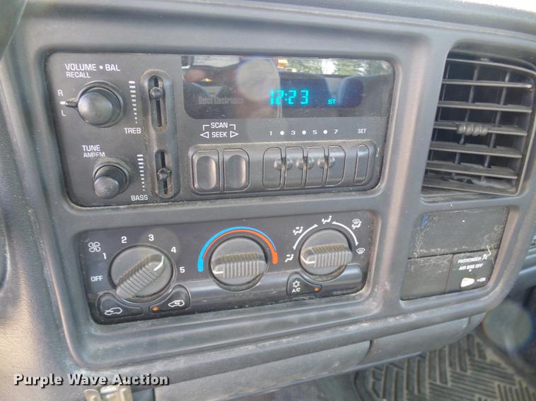 image for item DE5253 2001 Chevrolet Silverado 1500 pickup truck