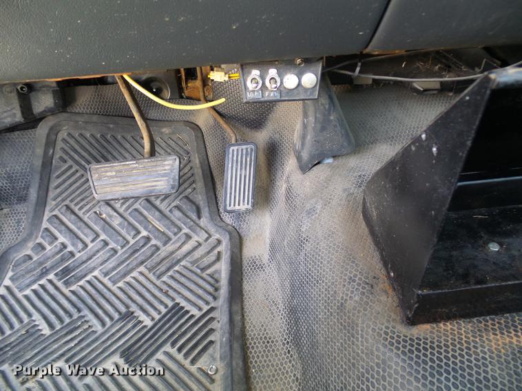 image for item DE5253 2001 Chevrolet Silverado 1500 pickup truck