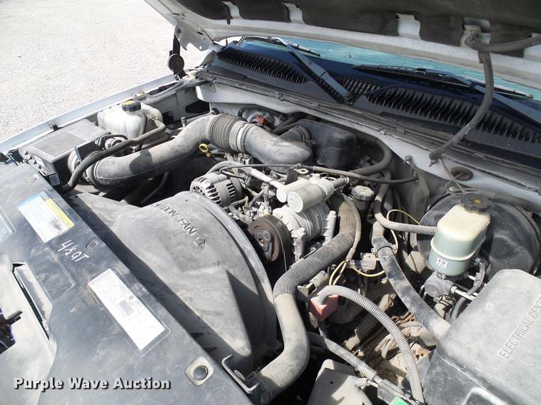 image for item DE5253 2001 Chevrolet Silverado 1500 pickup truck