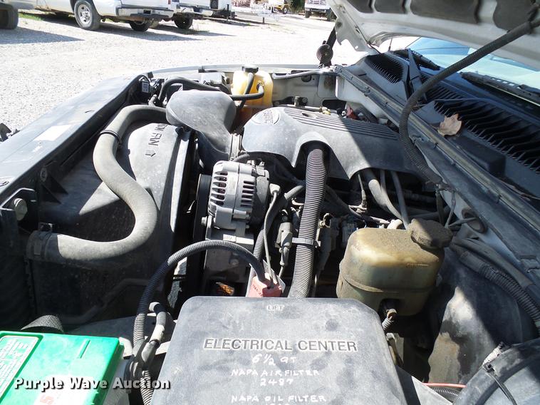 image for item DE5254 2001 Chevrolet Silverado 1500 flatbed pickup truck