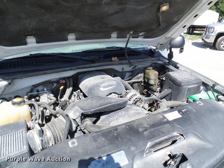 image for item DE5254 2001 Chevrolet Silverado 1500 flatbed pickup truck