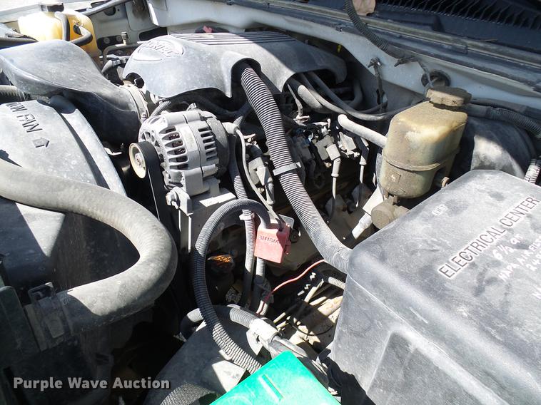 image for item DE5254 2001 Chevrolet Silverado 1500 flatbed pickup truck