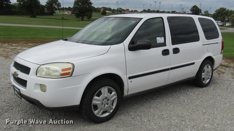 image for item DE5851 2008 Chevrolet Uplander LS van