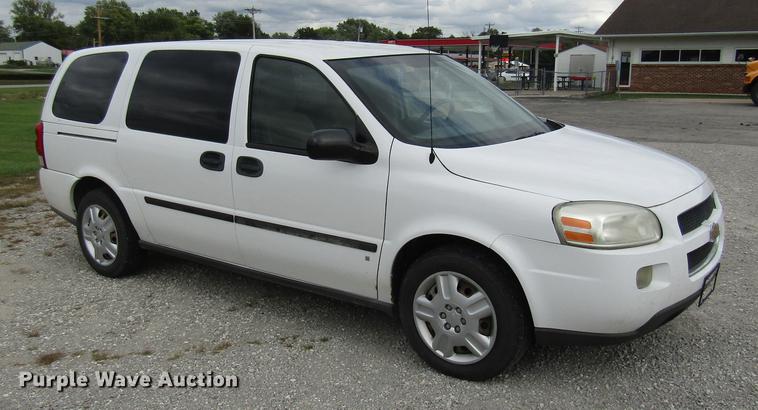 image for item DE5851 2008 Chevrolet Uplander LS van