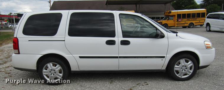 image for item DE5851 2008 Chevrolet Uplander LS van