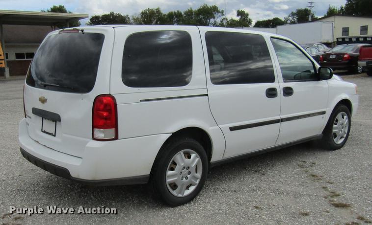 image for item DE5851 2008 Chevrolet Uplander LS van