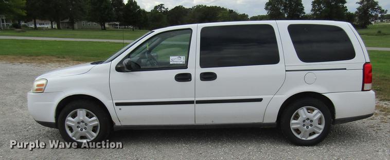 image for item DE5851 2008 Chevrolet Uplander LS van