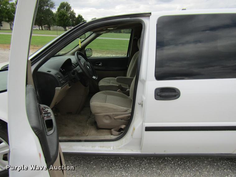 image for item DE5851 2008 Chevrolet Uplander LS van