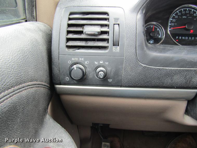 image for item DE5851 2008 Chevrolet Uplander LS van