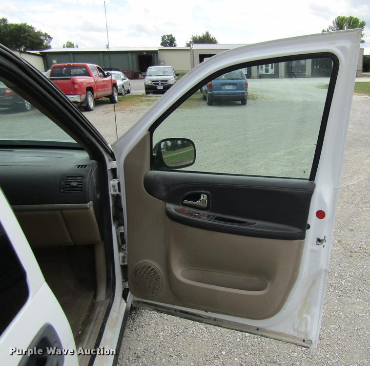 image for item DE5851 2008 Chevrolet Uplander LS van