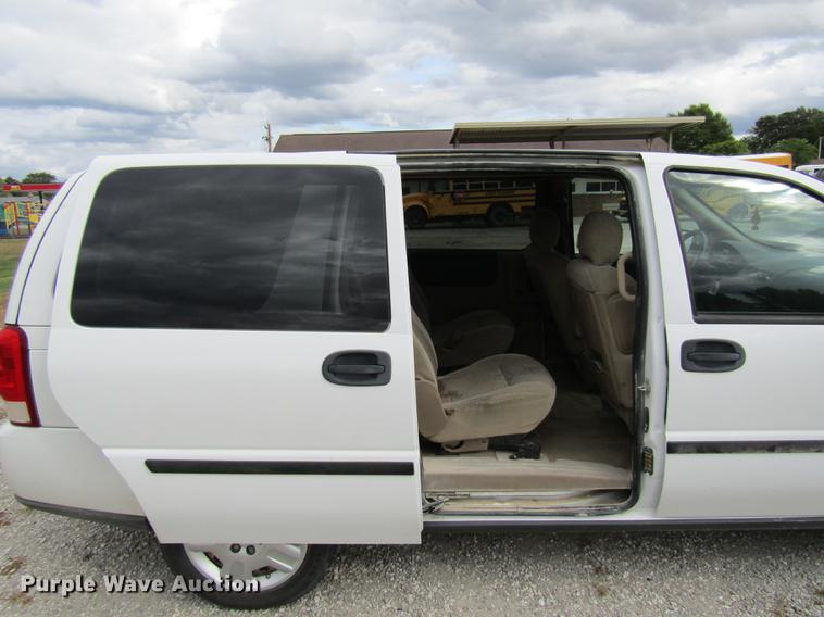 image for item DE5851 2008 Chevrolet Uplander LS van