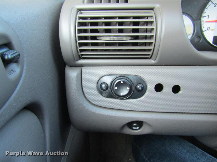 image for item DE5854 2004 Dodge Stratus