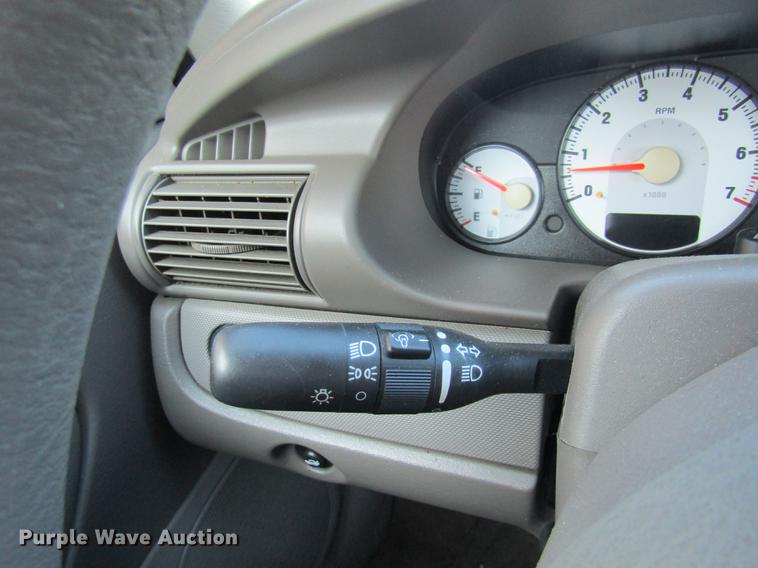 image for item DE5854 2004 Dodge Stratus