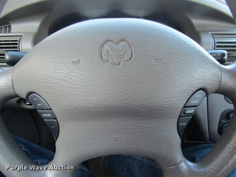 image for item DE5854 2004 Dodge Stratus