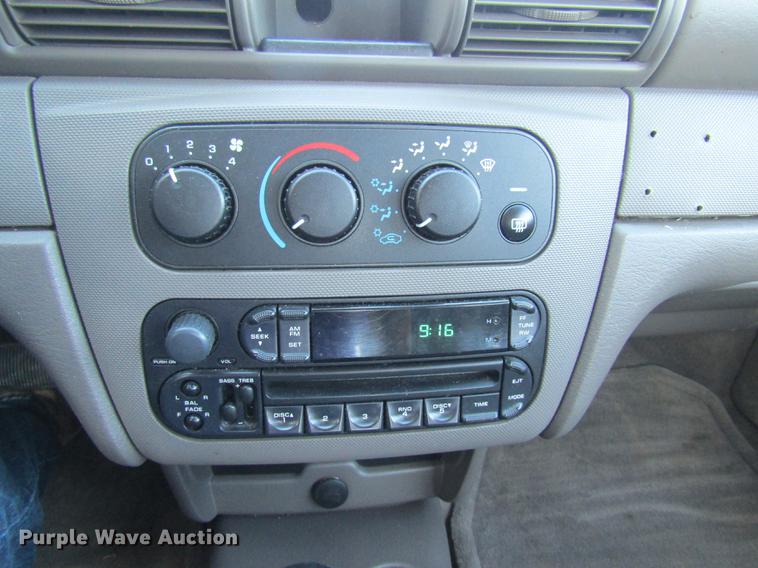 image for item DE5854 2004 Dodge Stratus