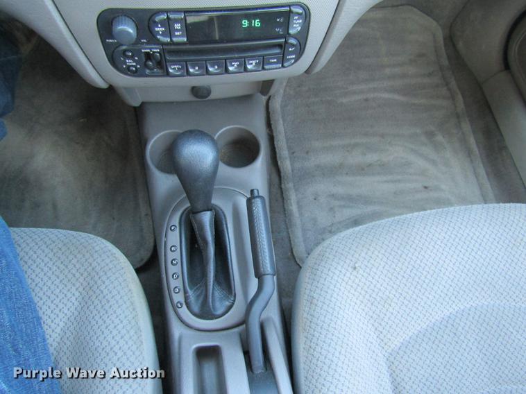 image for item DE5854 2004 Dodge Stratus