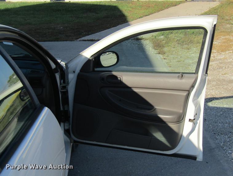 image for item DE5854 2004 Dodge Stratus