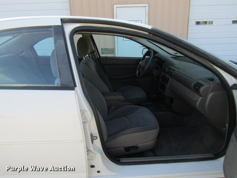 image for item DE5854 2004 Dodge Stratus