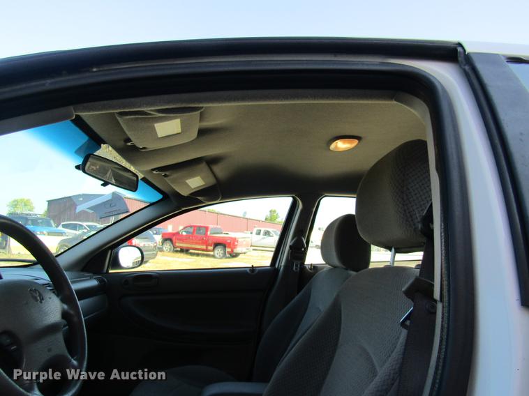 image for item DE5854 2004 Dodge Stratus