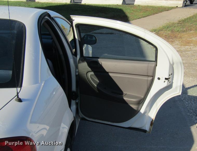 image for item DE5854 2004 Dodge Stratus