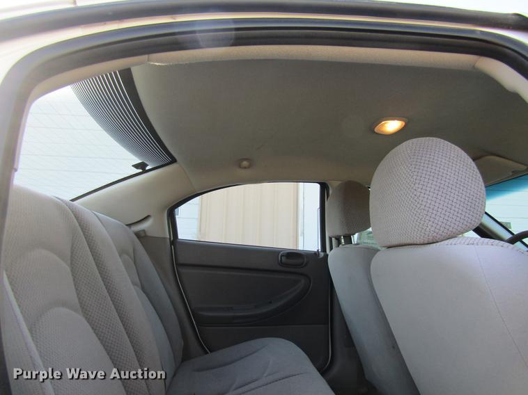image for item DE5854 2004 Dodge Stratus