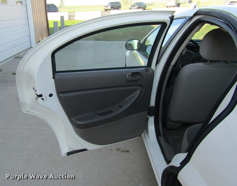 image for item DE5854 2004 Dodge Stratus